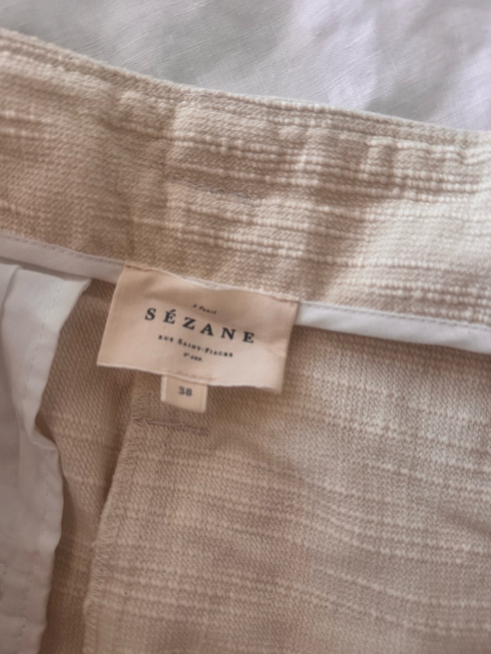 Sezane Rome Shorts in Ecru. Size 38 - Picture 5 of 6
